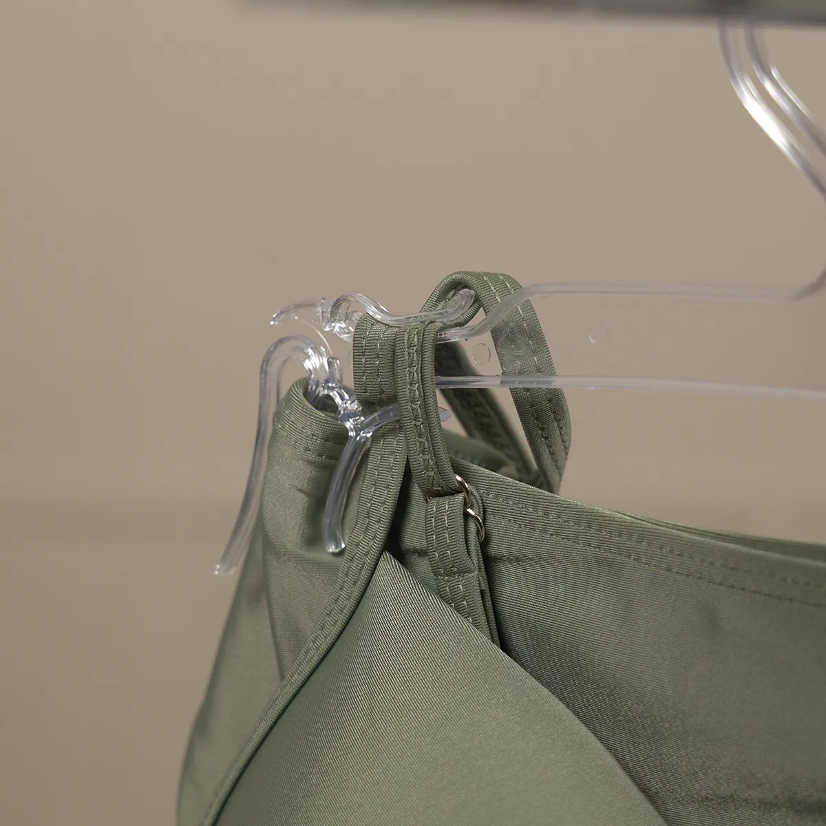 Cintre lingerie plastique transparent 27 cm - Lot de 50 - Cintres lingerie, maillots de bain-2