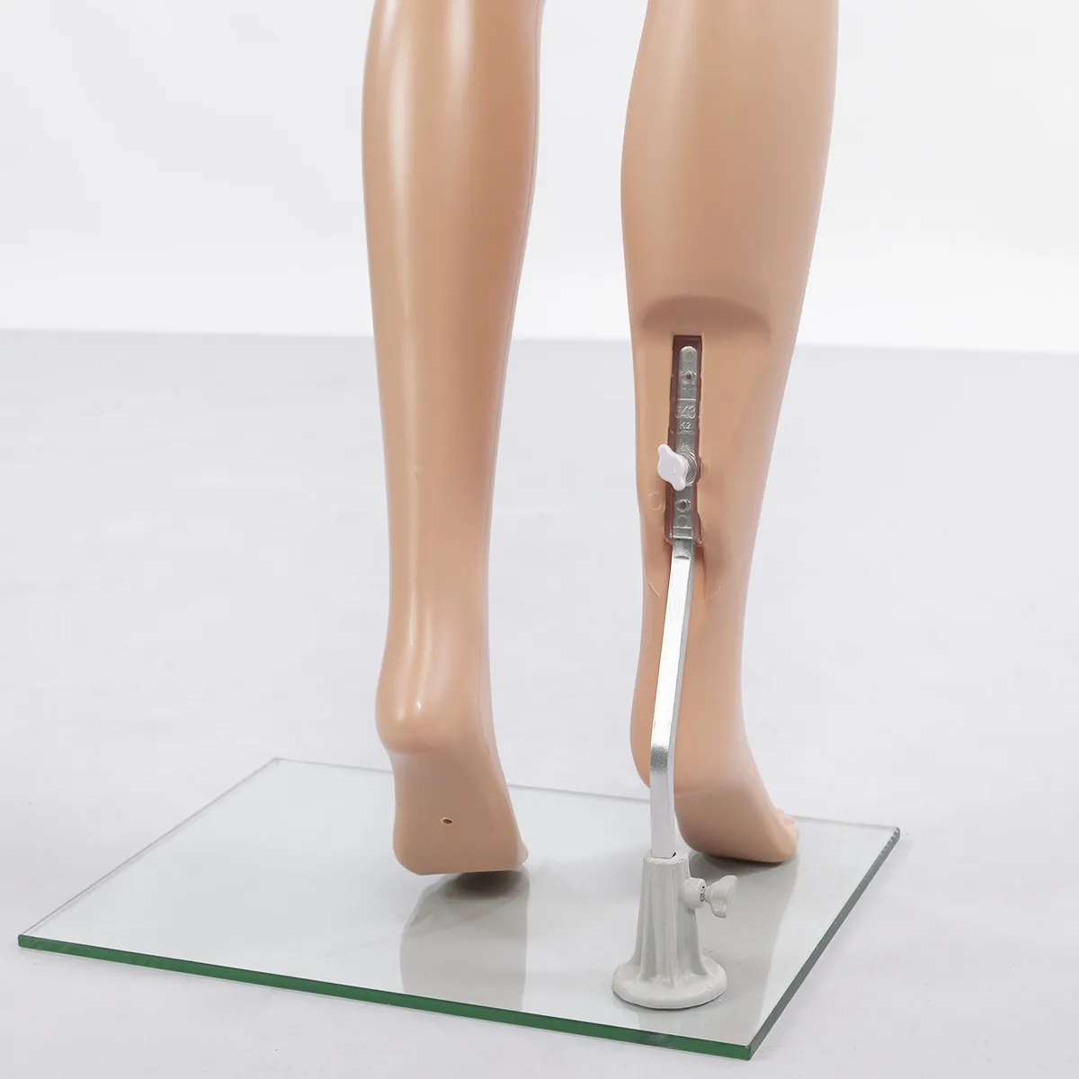 Mannequin femme sans perruque H 176 cm Plastique - Chair - Mannequins plastique sans perruque-5