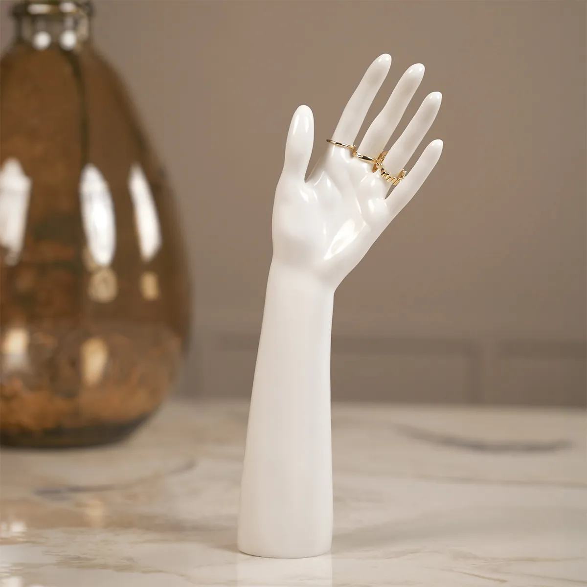 Main porte bijoux femme 36,5 cm plastique laqué - Main mannequin femme - Présentoir main - Blanc - Présentoirs mains bijoux-2