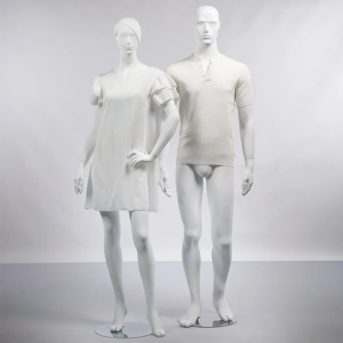 Mannequin femme, tête et cheveux sculptés H 180 cm Fibre de verre - Blanc mat - Mannequins cheveux sculptés-5