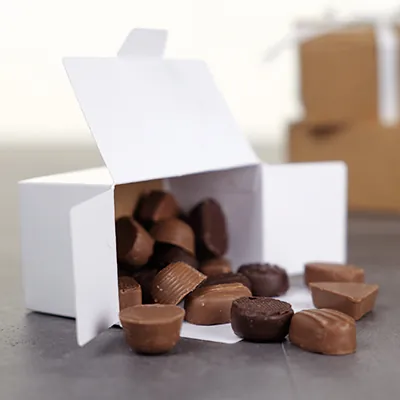 Ballotin chocolat carton blanc intérieur blanc 250g 11 x 6 x 5,8 cm - Ballotin chocolat vide - Lot de 25 - Ballotins chocolats vides-1