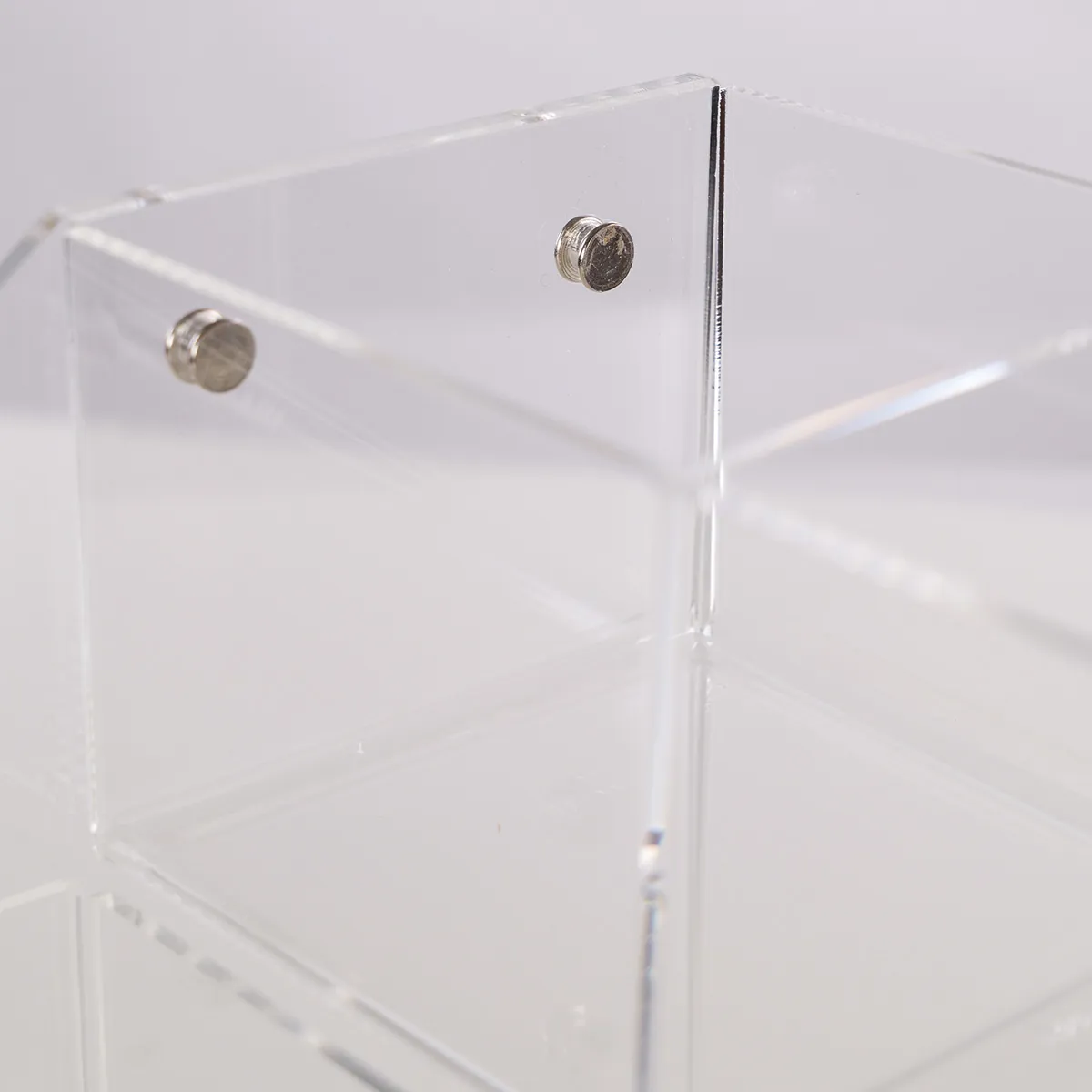 Présentoir plexi à compartiments 3 niveaux 31 x 31 x 25 cm - Présentoir de comptoir - Supports Plexi-4