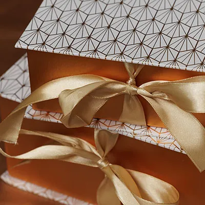 Boîtes kraft Art déco avec couvercle à rabat - blanc / cuivre - 20 x 20 x H 8,5 cm - Boites cadeaux carton pliables-3