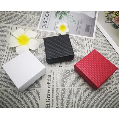 Écrin bijou plat pour Parure & Bracelet carton gaufré Blanc 7,5 x 7,5 x 3,5 cm insert velours - Boite bijoux – Lot de 20 - Écrins à bijoux, Coffrets à bijoux-3