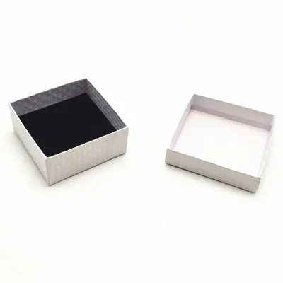 Écrin bijou plat pour Parure & Bracelet carton gaufré Blanc 7,5 x 7,5 x 3,5 cm insert velours - Boite bijoux – Lot de 20 - Écrins à bijoux, Coffrets à bijoux-1