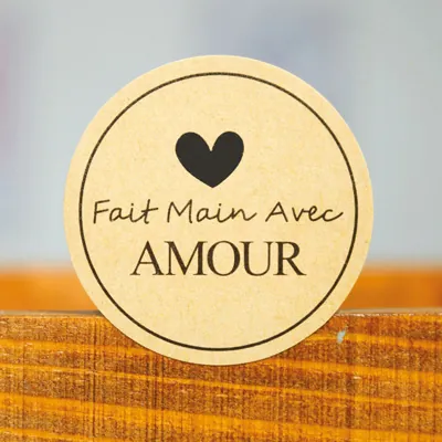 Étiquette adhésive Fait main avec AMOUR ø 35 mm - Paquet de 600 - Étiquettes cadeaux adhésives-1