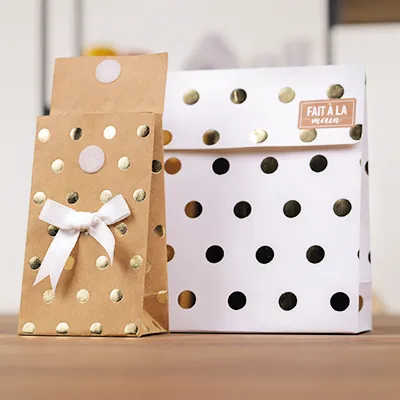 Pochettes cadeaux Pois - brun / or - petit modèle - Pochettes cadeaux à motifs-1