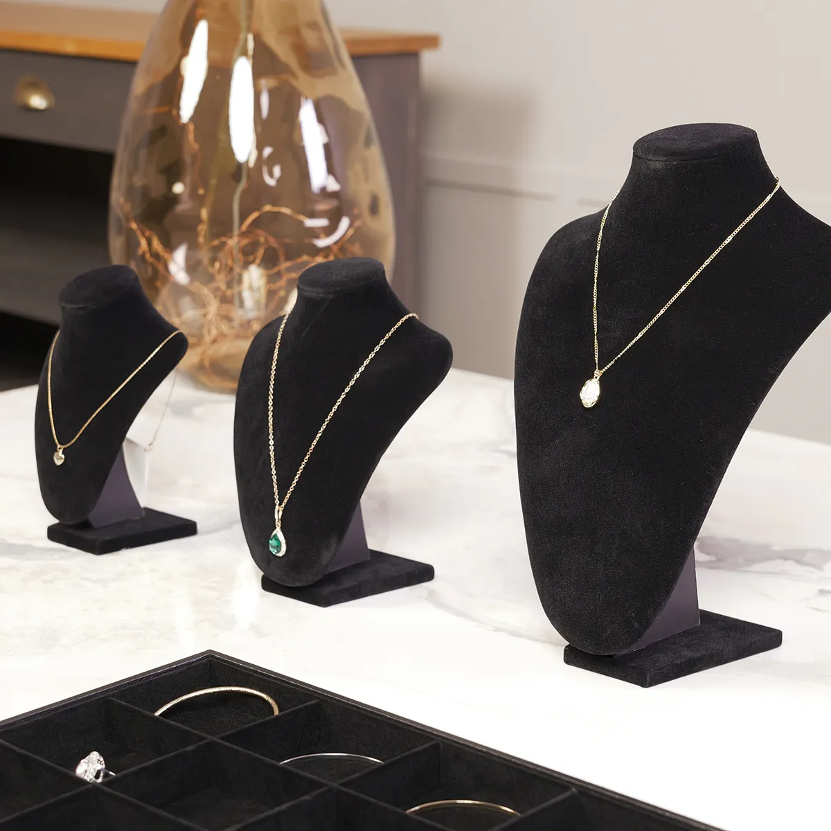 Présentoir collier en flanelle Noir 12 x 18 cm - Support collier - Buste collier - Présentoirs colliers et pendentifs-4
