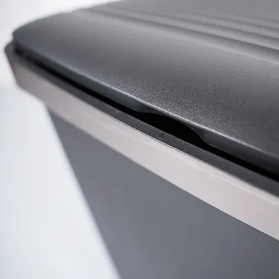 Poubelle à pédale noire 90 L L 45 x P 37,5 x H 82,5 cm - Poubelles professionnelles-5