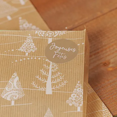 Étiquettes cadeaux adhésives rondes Joyeuses Fêtes or/blanc ø35 mm – Paquet de 500 - Étiquettes cadeaux adhésives-1