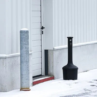 Cendrier extérieur sur pied 10 litres, plastique, noir, ø 35 x H 95 cm - Poubelles professionnelles-2