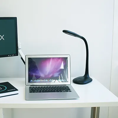 Lampe de bureau LED Unilux Lucy noire - Ergonomie bureautique -1