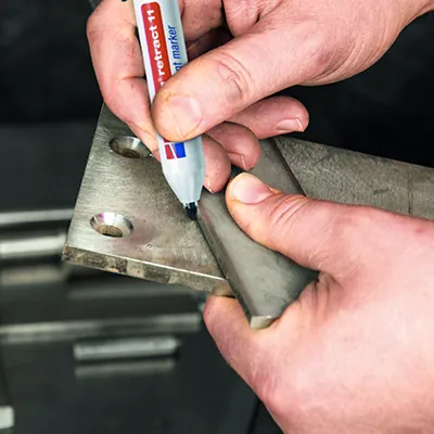 Marqueur permanent noir Edding E-11 rétractable pointe ogive 1,5-3 mm, bouton-poussoir - Marqueurs-2