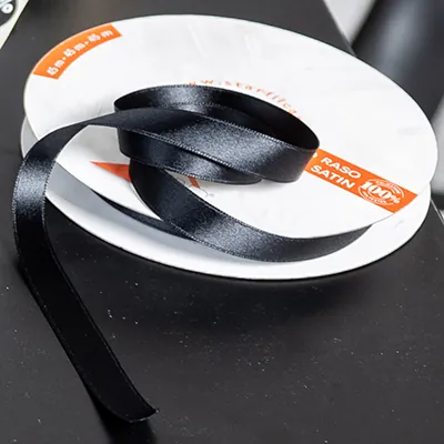 Ruban satin noir double face 16 mm x 45 m - Rubans tissu, Cordons-1