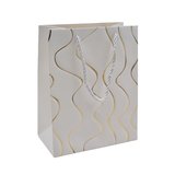 Sacs pelliculés blancs embossés vagues or poignées cordelette 18+10x23 cm 210g/m² – Paquet de 20