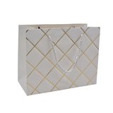 Sacs pelliculés blancs embossés carreaux or poignées cordelette 23+10x18 cm 210g/m² – Paquet de 20