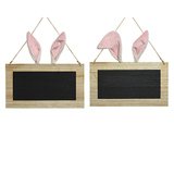 Tableau noir avec oreilles de lapin 