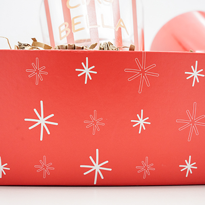 Corbeilles carton rectangulaire Étoiles 33 x 20 x 7,5 cm rouge / blanc, paquet de 10 - Corbeilles carton-3