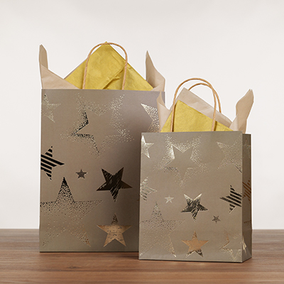 Sac cadeau kraft poignées torsadées vert olive à motif étoiles 24 + 10 x 31 cm - Paquet de 20 - Sacs kraft luxe-1