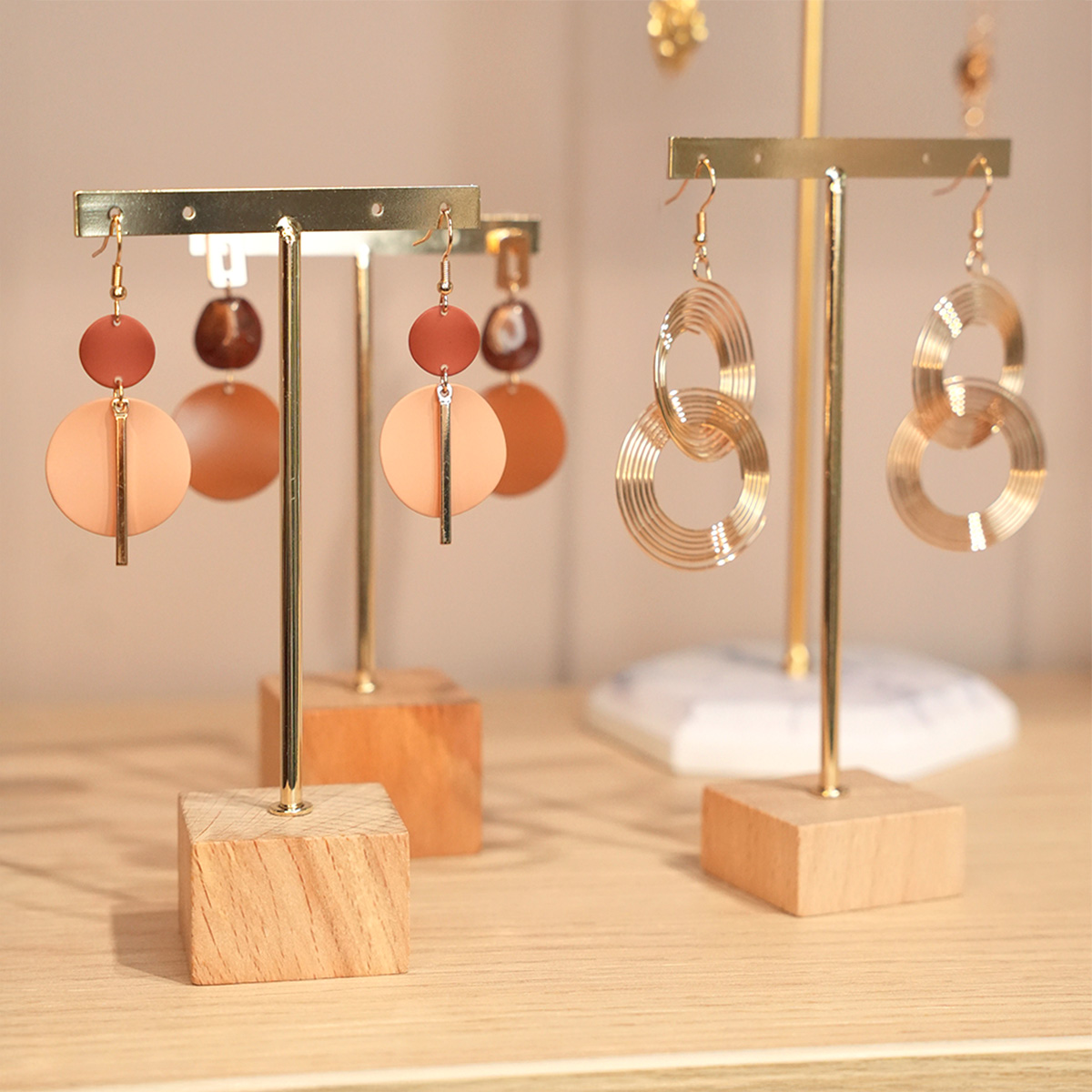 Présentoirs boucles d’oreilles bois et métal or – Lot de 3 tailles - Présentoirs boucles d'oreilles-2