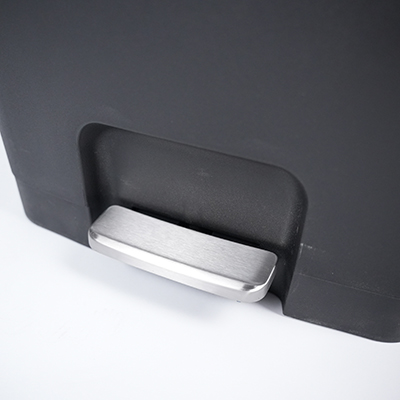 Poubelle à pédale noire 90 L L 45 x P 37,5 x H 82,5 cm - Poubelles professionnelles-4