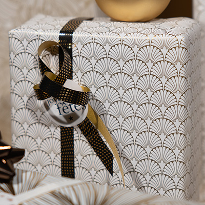 Papier cadeau Rétro couché blanc 30 cm x 50 m, blanc / or, 80 g/m² - Papier cadeaux couchés à motifs-2