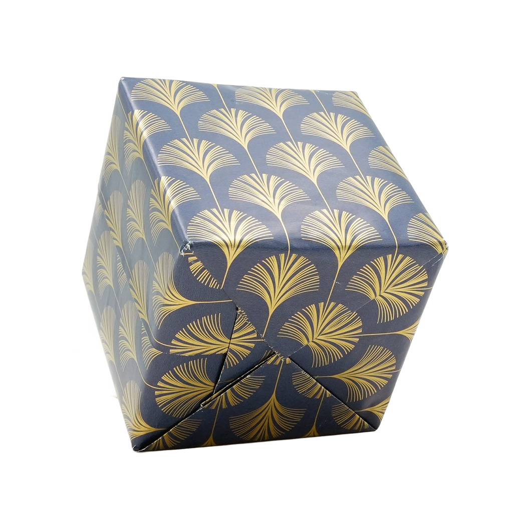 Papier cadeau Pampa couché blanc 70 cm x 50 m, bleu marine / or, 80 g/m² - Papier cadeaux couchés à motifs-2