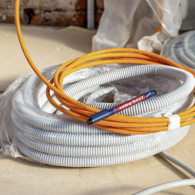 Set marqueurs de câble Edding E-8407 - 4 stylos noir / rouge / bleu / vert - pointe ronde fine 0,3mm - Marqueurs-2