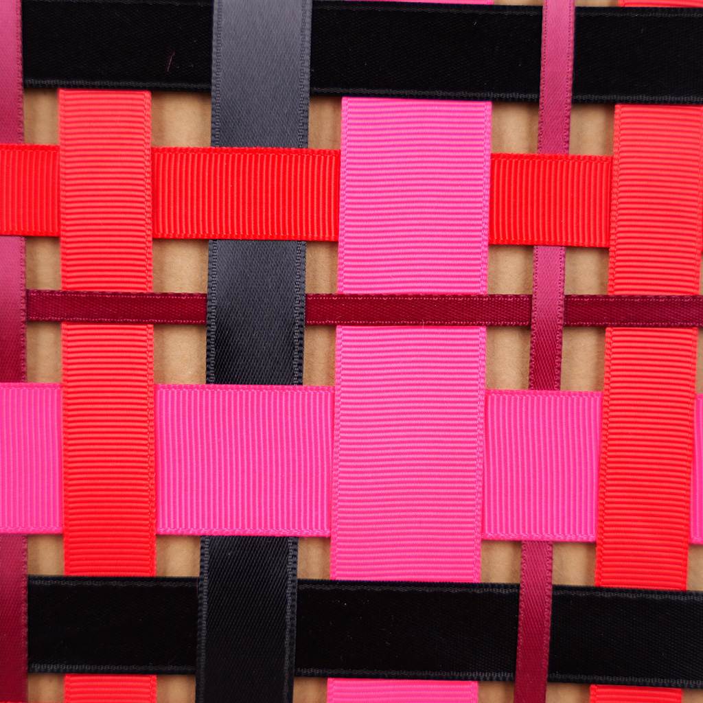 Ruban satin bordeaux double face 6 mm x 91 m - Rubans tissu, Cordons-1